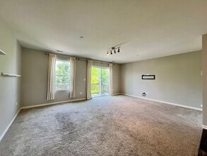 1464 Lake Ridge Ct in Mundelein, IL - Building Photo - Building Photo