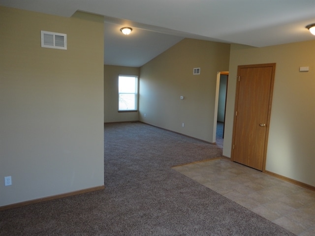 1031 Misty Landing Ct in Malta, IL - Building Photo - Building Photo