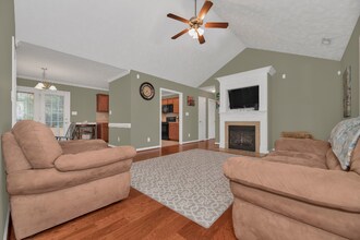 207 Batesfield Dr in Fayetteville, NC - Foto de edificio - Building Photo