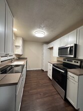 4055 Royal Oak Dr in Kettering, OH - Building Photo - Building Photo