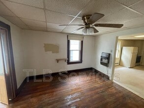 221 3rd St in Blakely, PA - Building Photo - Building Photo