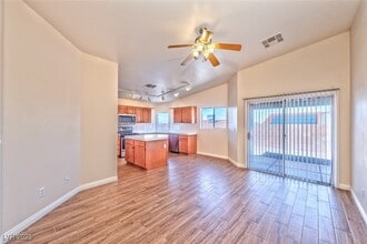 132 Lemongold St in Henderson, NV - Building Photo - Building Photo