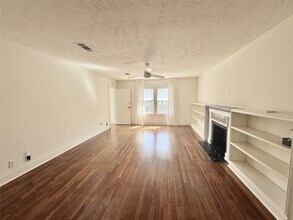 2406 Elmen St in Houston, TX - Building Photo - Building Photo