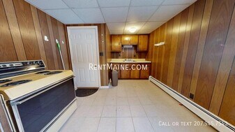 282 Main St, Unit 6 in Waterville, ME - Building Photo