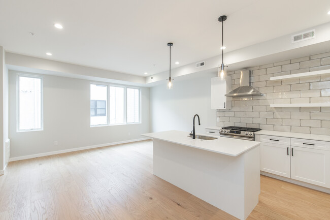 757 N Uber St, Unit #1 in Philadelphia, PA - Building Photo - Building Photo
