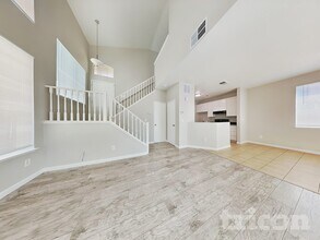 5348 Catanzaro Way in Antioch, CA - Foto de edificio - Building Photo