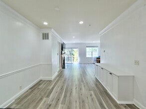 49 Mallard Pl in Secaucus, NJ - Building Photo - Building Photo
