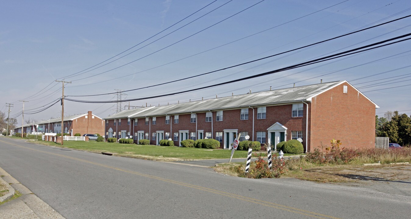 Lawndale Farms in Richmond, VA - Foto de edificio