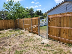 101 N Pecan St in Leonard, TX - Building Photo - Building Photo