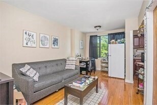 1706 Commonwealth Ave in Boston, MA - Building Photo