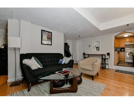 140 Commonwealth Ave in Boston, MA - Building Photo - Building Photo