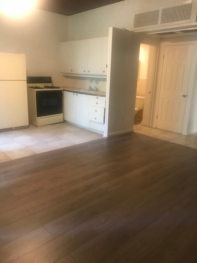200 E Algonquin Rd, Unit 202.5