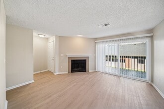 Rock Peak on Sunset Apartments in Longmont, CO - Building Photo - Building Photo