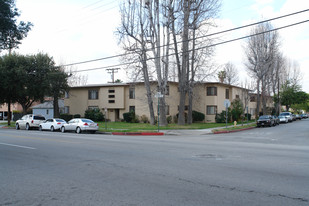 701 S Verdugo Rd Apartamentos