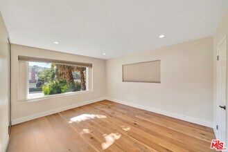 21817 Providencia St in Los Angeles, CA - Building Photo - Building Photo