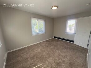 2135 Summit St-Unit -B2 in Columbus, OH - Building Photo - Building Photo