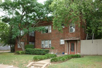 Rawlins/Throckmorton Apartments in Dallas, TX - Foto de edificio - Building Photo