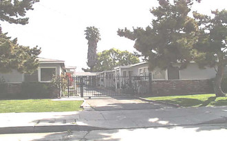 5028 Bakman Ave Apartments