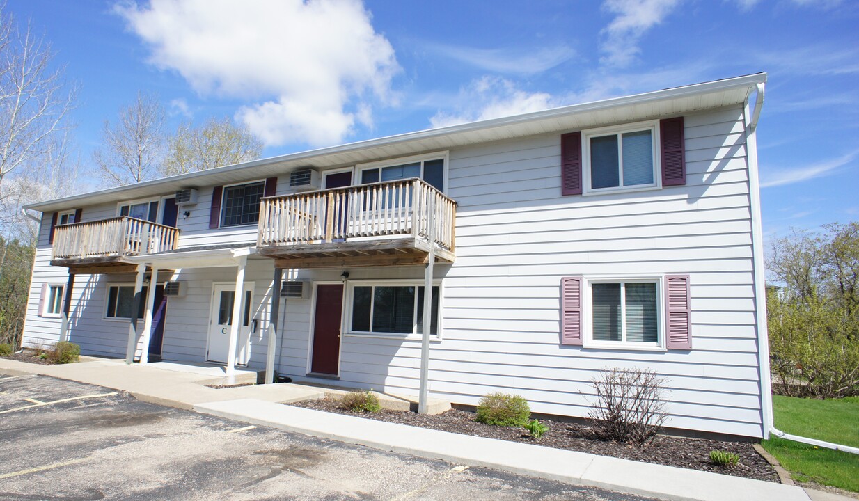 Pineview Apartments in Stevens Point, WI - Building Photo