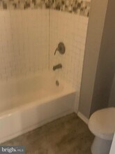 80 Ashlar Hill Ct in Parkville, MD - Foto de edificio - Building Photo