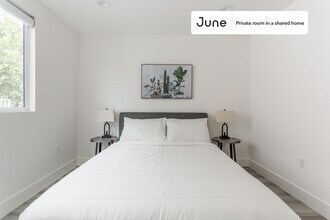 Private bedroom in 4 bed/3 bath Home in Los Angeles, CA - Building Photo - Building Photo