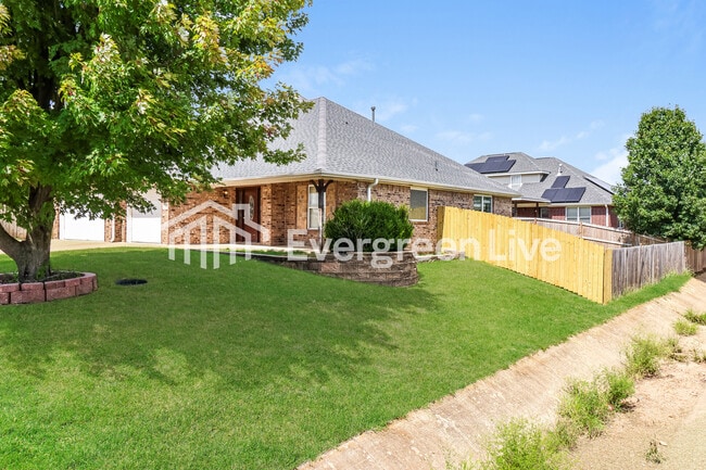 700 Spur Ln in Centerton, AR - Building Photo - Building Photo