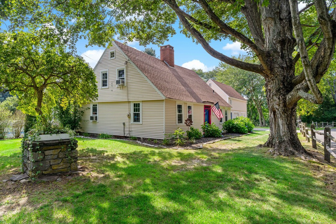 17 Cream Pot Rd in Clinton, CT - Building Photo