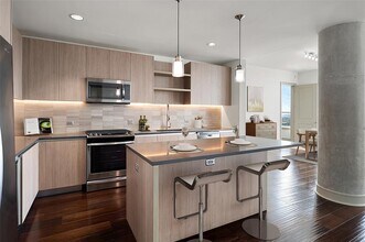 5280 Caroline St in Houston, TX - Building Photo - Building Photo