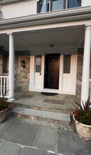 561 River Rd in Greenwich, CT - Building Photo - Building Photo