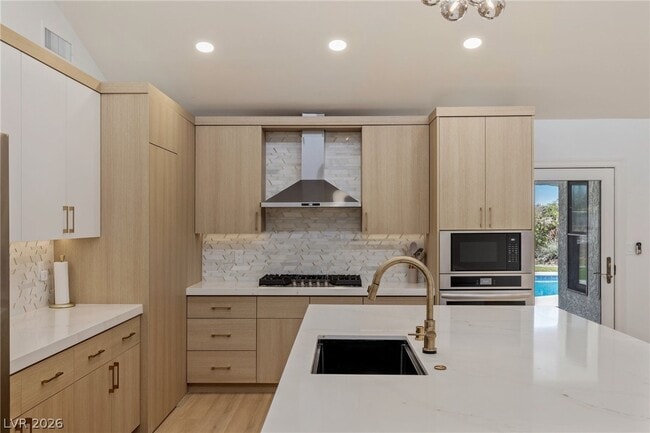 property at 4045 W Mardon Ave