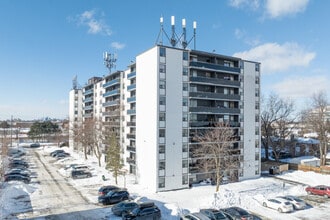 739 Birchmount Rd in Toronto, ON - Building Photo - Building Photo