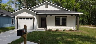 55 Delmonte St in Baldwin, FL - Building Photo