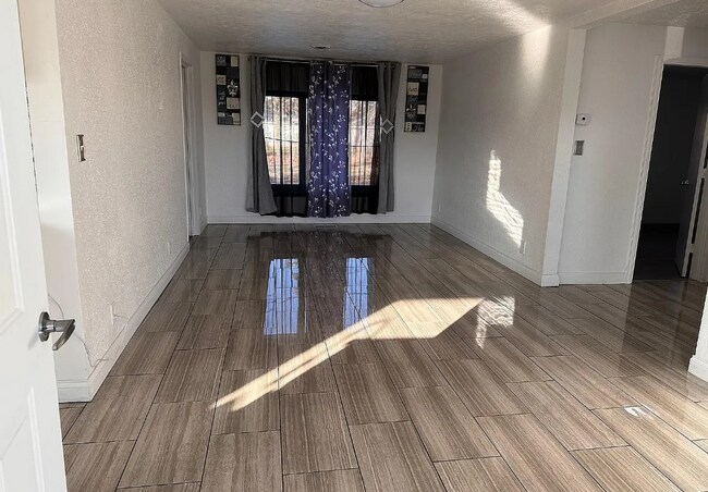 1313 E Douglas St in Goshen, IN - Building Photo - Building Photo