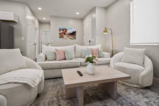 6612 W Paradise Ln in Glendale, AZ - Foto de edificio - Building Photo