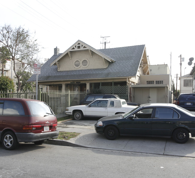 5700 La Mirada Ave in Los Angeles, CA - Building Photo - Building Photo