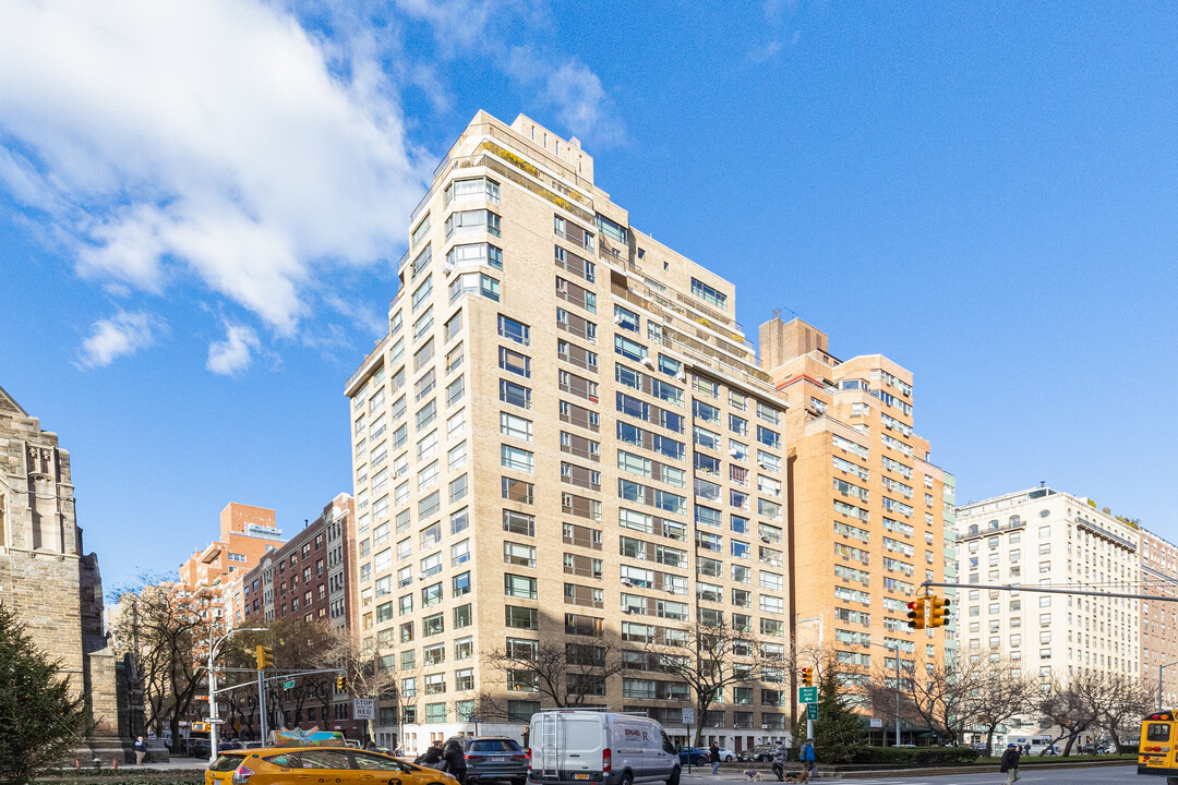 1020 Park Ave in New York, NY - Building Photo