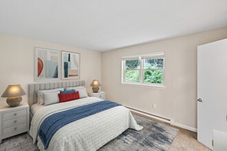Malcolm Gardens in North Plainfield, NJ - Building Photo - Building Photo