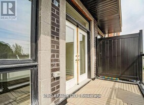 12868 Yonge St in Richmond Hill, ON - Building Photo