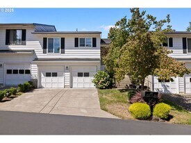 14912 NE Rose Pkwy in Portland, OR - Building Photo