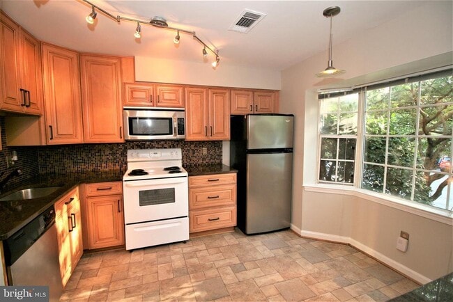 114 Barnsfield Ct in Gaithersburg, MD - Building Photo - Building Photo