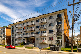 3410 Victoria in Montréal, QC - Building Photo - Building Photo