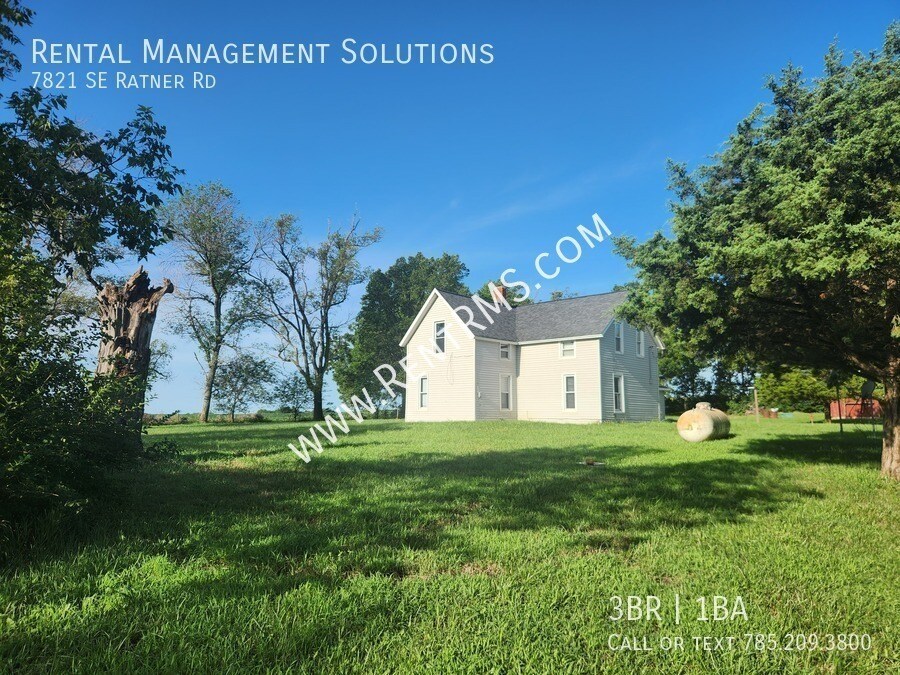 7821 SE Ratner Rd in Berryton, KS - Building Photo