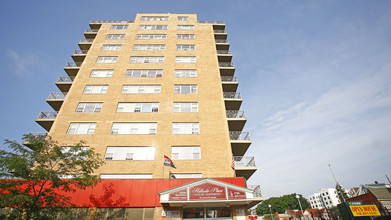 Hillside Place in Jamaica, NY - Foto de edificio - Building Photo