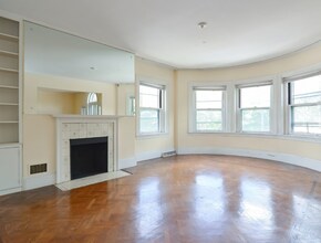 923 Beacon St, Unit 2 in Boston, MA - Foto de edificio - Building Photo