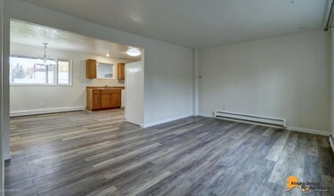 2230 Candy Pl-Unit -B in Anchorage, AK - Foto de edificio - Building Photo