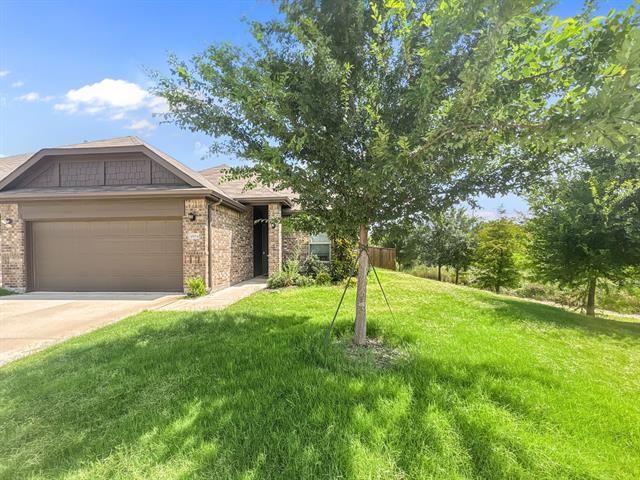 4804 Carmel Valley Dr in Fort Worth, TX - Building Photo