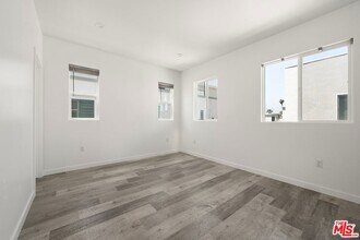 158 Mariposa Ave, Unit 1S in Los Angeles, CA - Foto de edificio - Building Photo