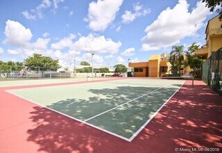 10400 SW 108th Ave in Miami, FL - Building Photo - Building Photo