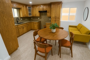 711 N Sloan Ave in Compton, CA - Building Photo