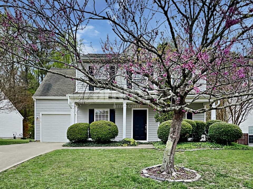 5516 Scenic Brook Ln in Raleigh, NC - Foto de edificio